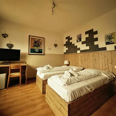 Hotel Tarvisio Four Seasons Exterior photo